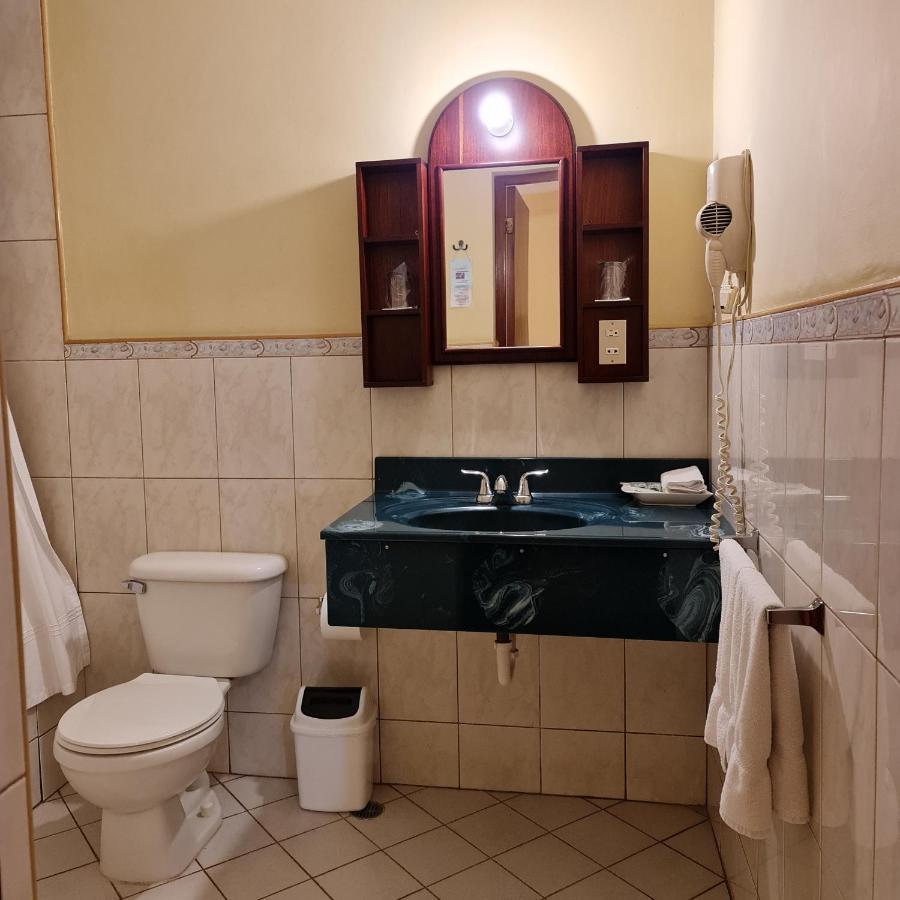 Hotel Austria Leon Bagian luar foto