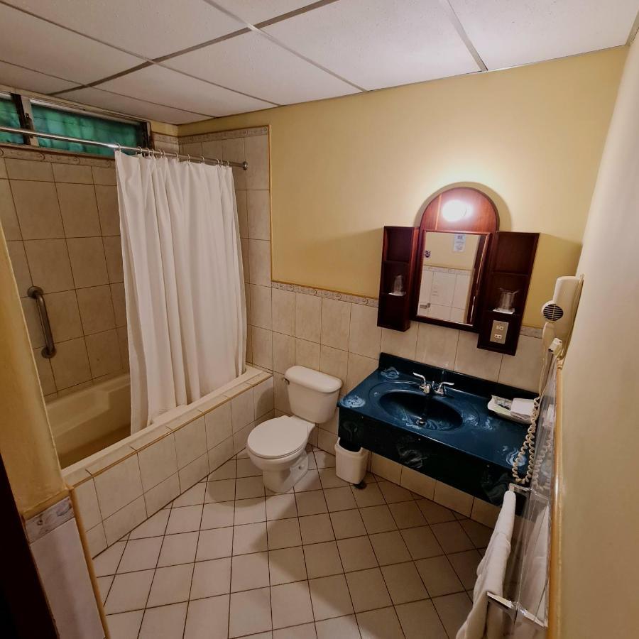Hotel Austria Leon Bagian luar foto