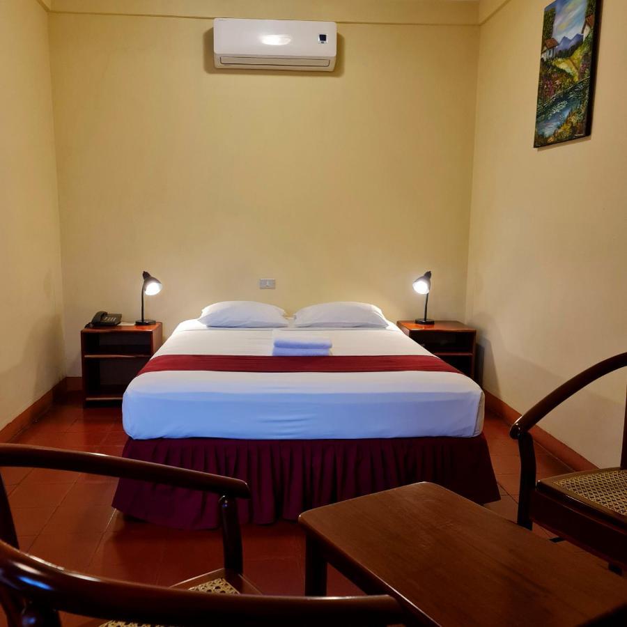 Hotel Austria Leon Bagian luar foto